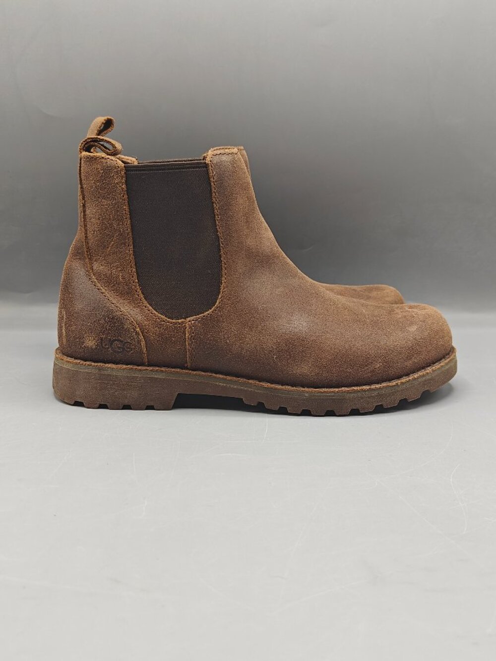 UGG Kids Callum Chelsea Boot 1100170K Suede Slip On Unisex Size 3 Brown